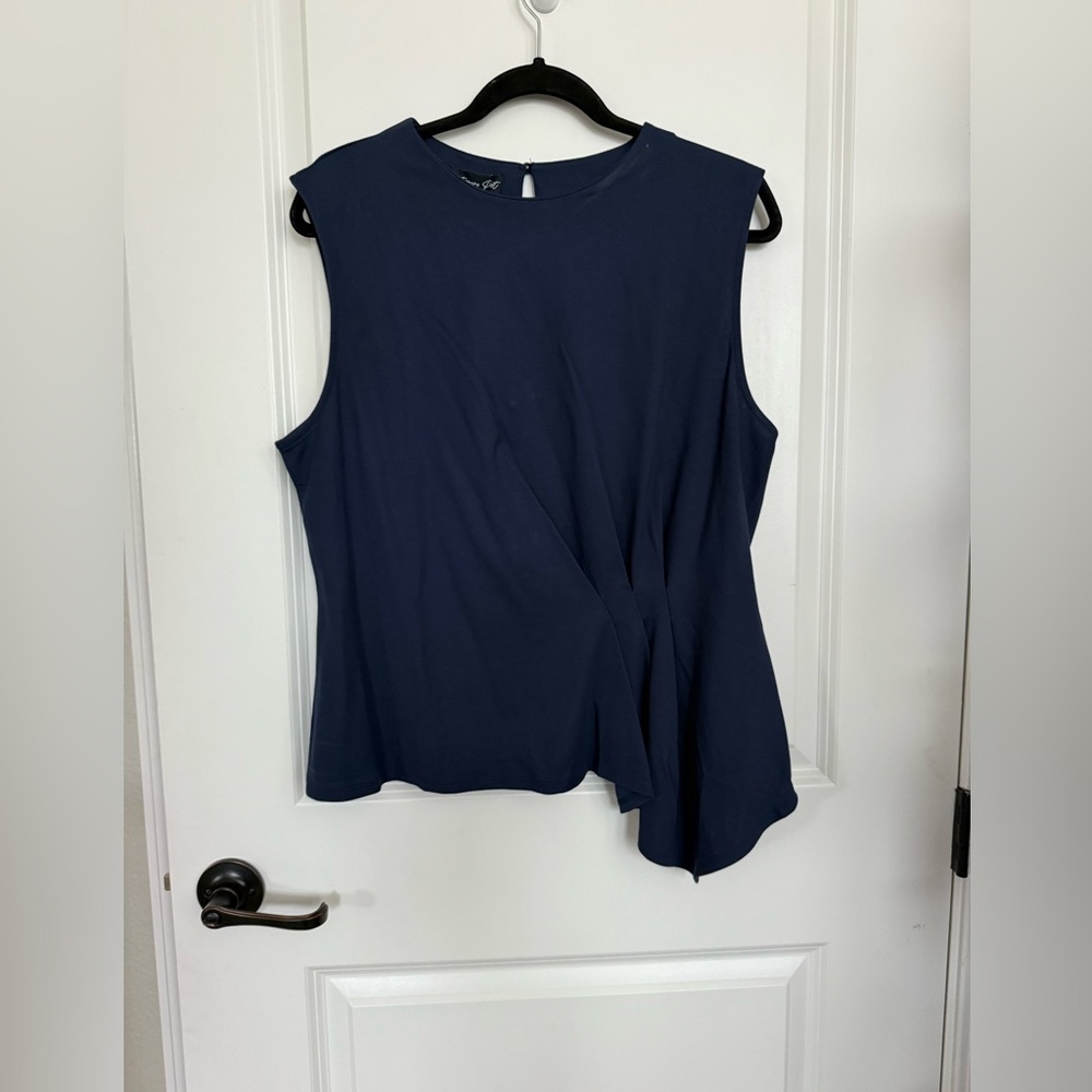 Chic Navy Sleeveless Blouse